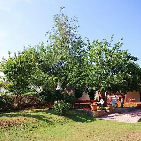 Holiday Adam Holiday home Medulin