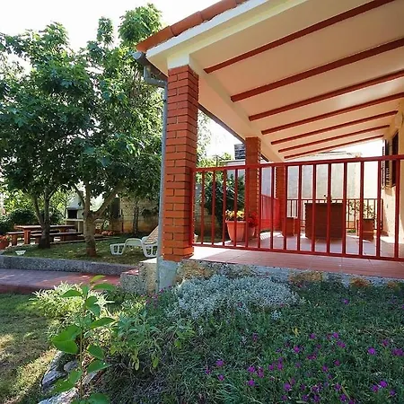Holiday Adam Holiday home Medulin
